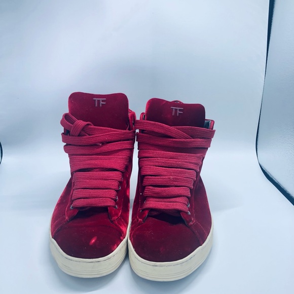 Shoes - Picture 2 of 6